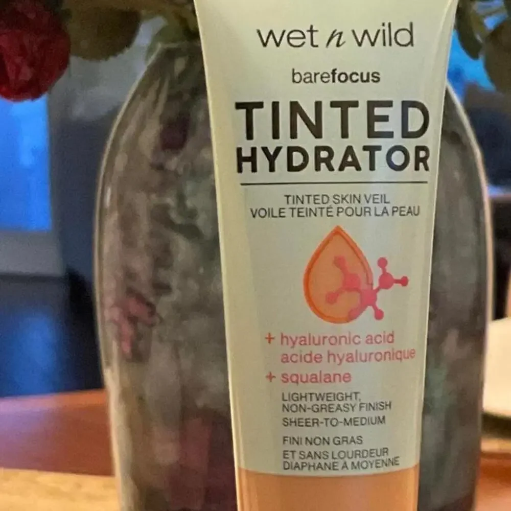 Wet N Wild Bare Focus Tinted Hydrator Skin Veil